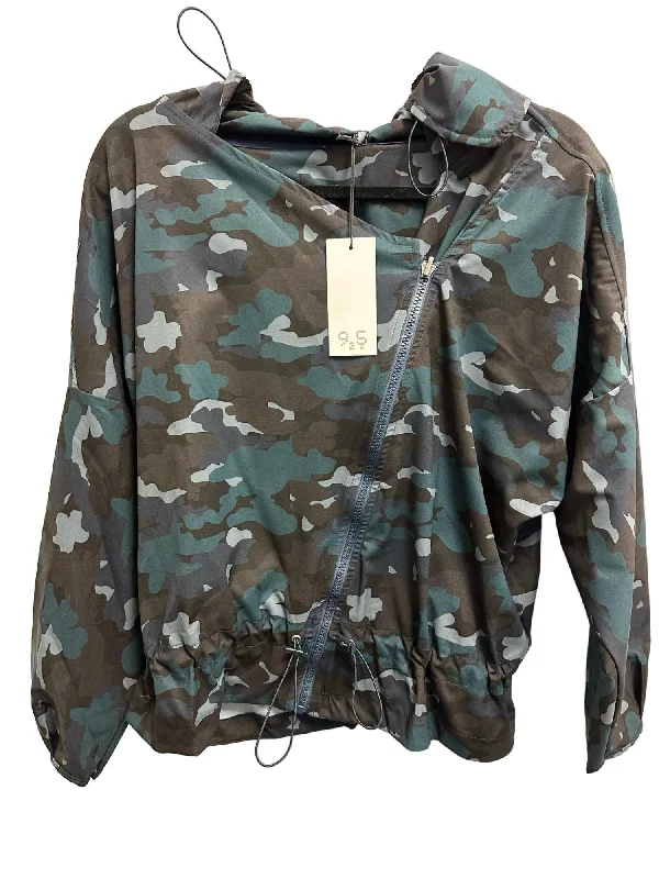 Women D-Side Jacket In Camo Basil